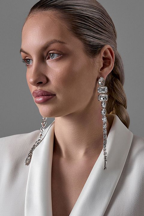 Длинные серьги с прозрачными кристаллами