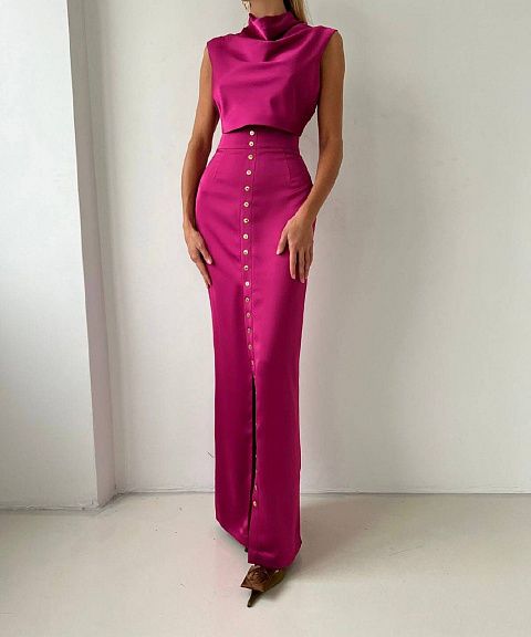 Атласный топ с драпировкой у горловины