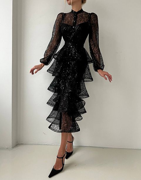 Платье с многоярусной юбкой