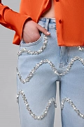 Джинсы прямого кроя с декоративным узором из страз