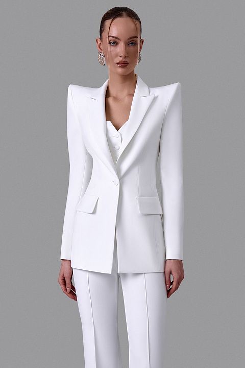 Приталенный жакет