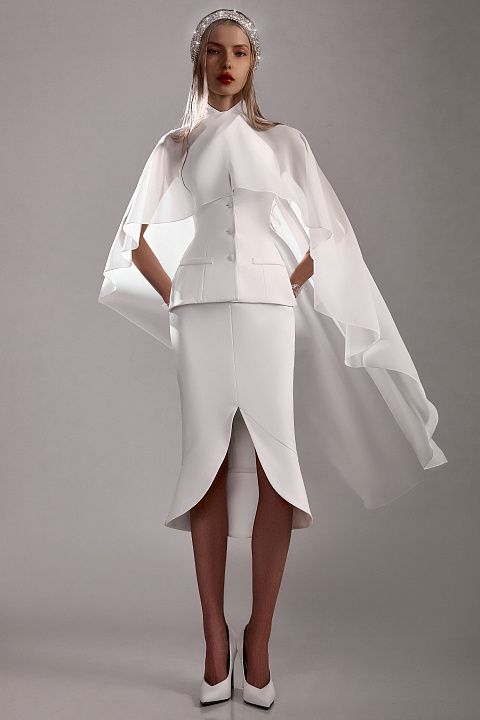 Кейп с архитектурным силуэтом