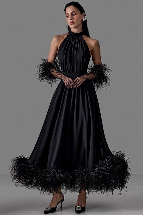 Платье-халтер с перьями