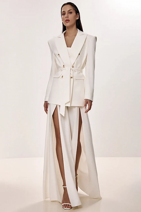 Льняные брюки с изящными разрезами