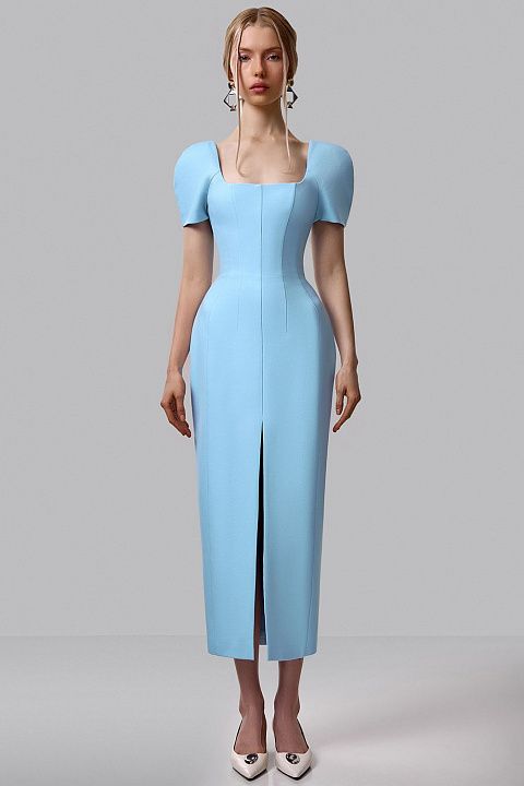 Платье-футляр с квадратным вырезом и рукавами-фонариками