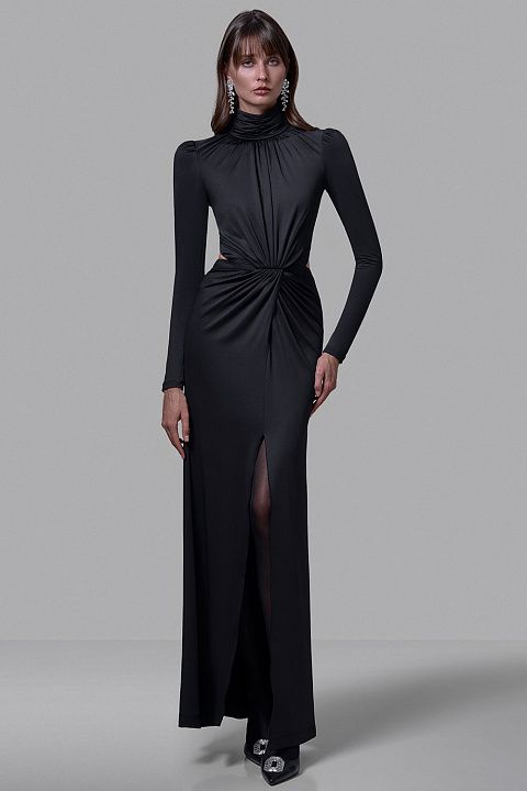 Платье с драпировкой и высоким воротом