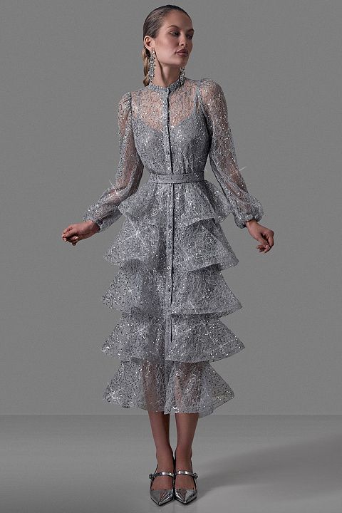 Платье с многоярусной юбкой