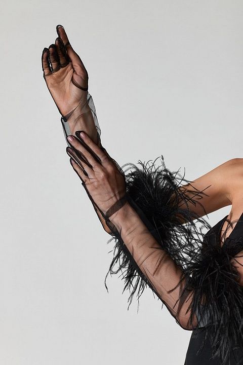 Перчатки-вуаль с перьями