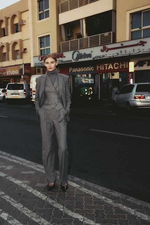 Брюки-палаццо с высокой посадкой