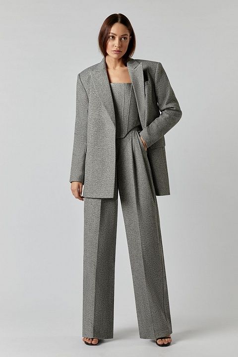 Wide trousers with arrows