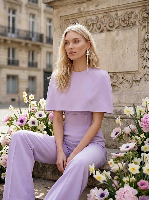 Укороченный кейп с округлым вырезом