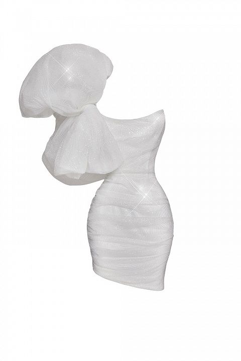 Платье с пышным рукавом