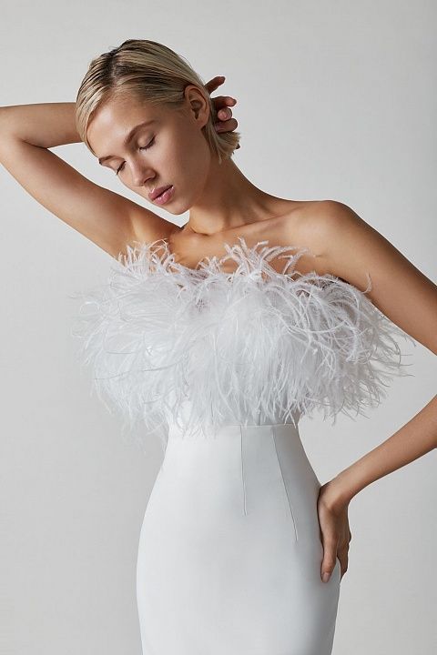 Кроп топ с перьями страуса