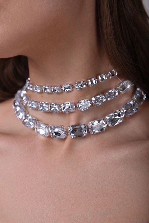 Choker large crystals